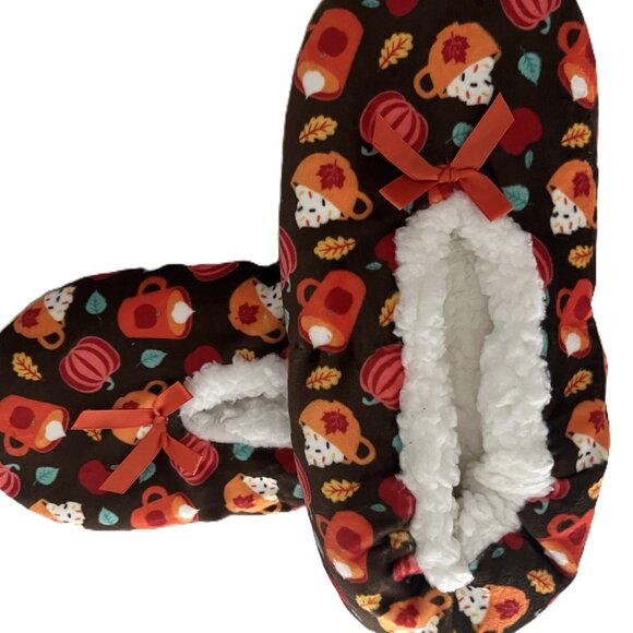 HALLOWEEN--FALL WOMEN'S SLIPPERS - Picture 1 of 9